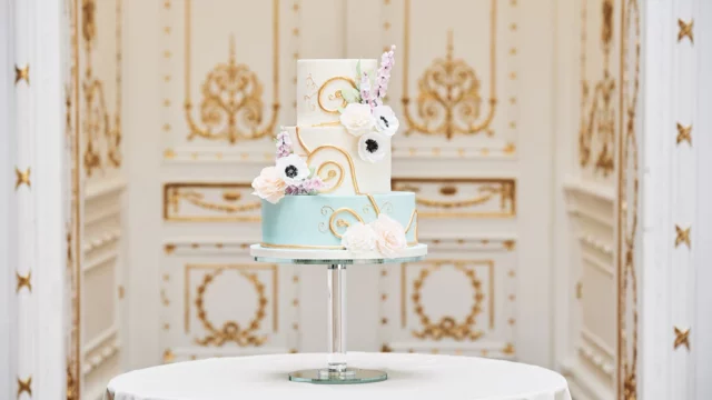 Cake Designer: Peboryon. Wedding cake opulent modern luxury 3 tier.