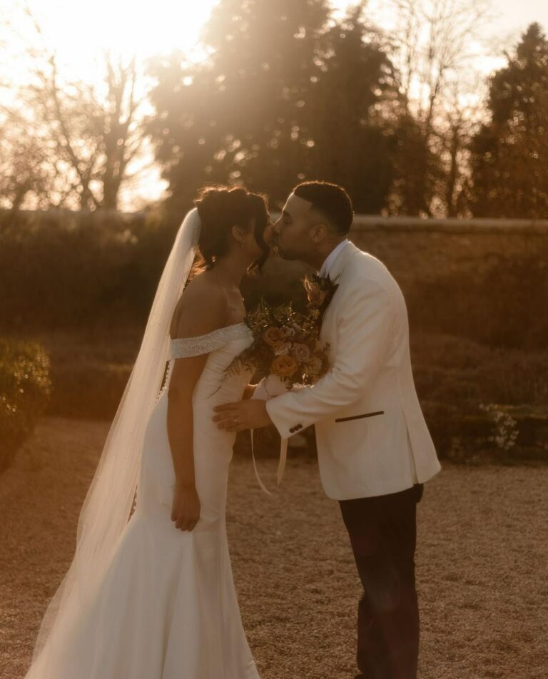 Beautiful wedding photoshoot at Caswell house photographed by Esme Whiteside